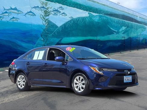 Used 2023 Toyota Corolla LE FWD image 1