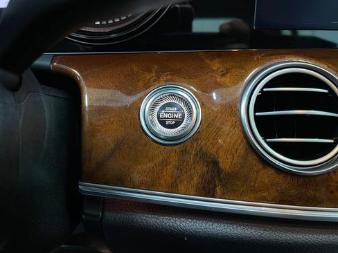 Used 2018 Mercedes-Benz E 300 4MATIC image 22