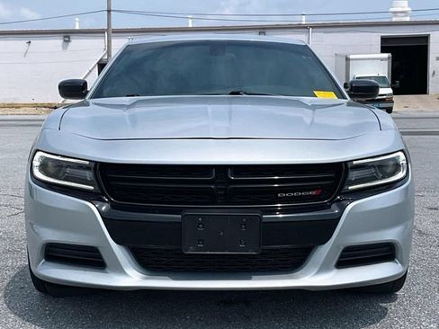 Used 2019 Dodge Charger SXT w/ Blacktop Package RWD image 4