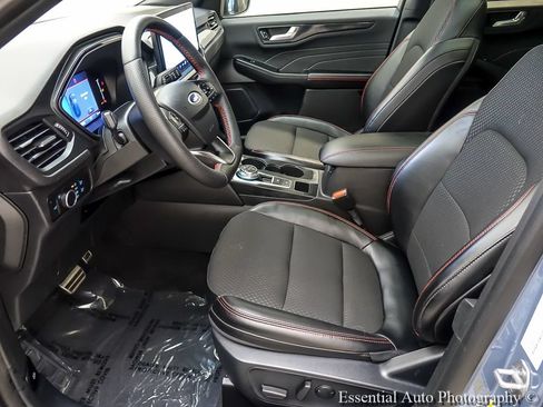 Used 2024 Ford Escape ST-Line w/ Tech Pack #1 AWD/4WD image 10