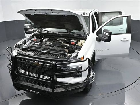 Used 2024 Chevrolet Silverado 3500 LT w/ Convenience Package AWD/4WD image 45