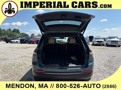 New 2026 Jeep Grand Cherokee Limited w/ Limited Altitude Package AWD/4WD image 12