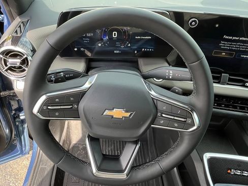 New 2026 Chevrolet Equinox LT w/ Convenience Package II FWD image 10