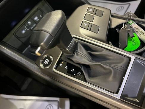 Used 2026 Kia Sportage EX w/ EX Panorama Roof Package image 18