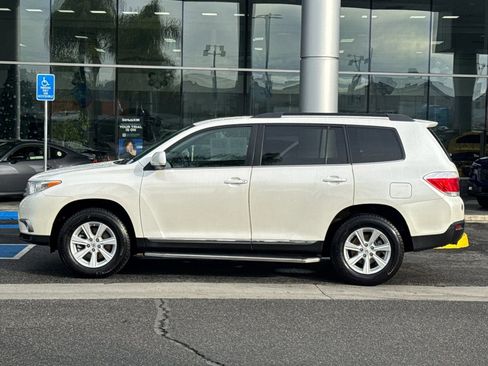 Used 2012 Toyota Highlander FWD image 7