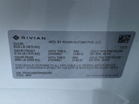 Used 2024 Rivian R1S Adventure image 22
