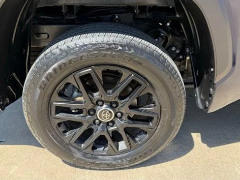 Used 2024 Toyota Tundra Limited AWD/4WD image 8