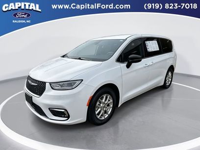 Used 2024 Chrysler Pacifica Touring-L