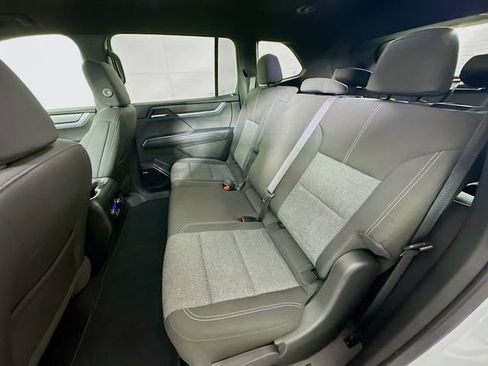 Certified 2025 GMC Acadia Elevation image 25