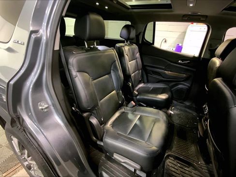 Used 2021 GMC Acadia SLE w/ Driver Convenience Package image 19