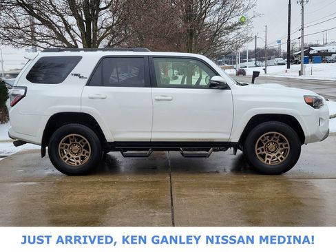 Used 2023 Toyota 4Runner TRD Off-Road Premium image 2