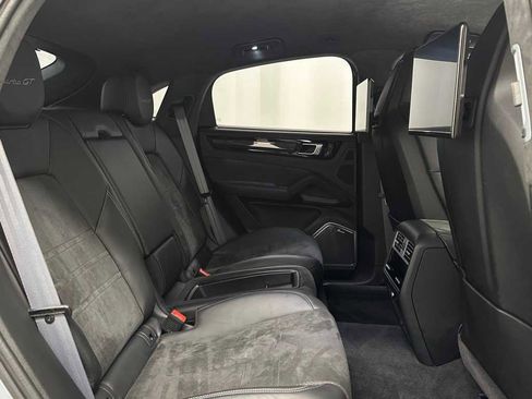 Used 2022 Porsche Cayenne Turbo GT image 21