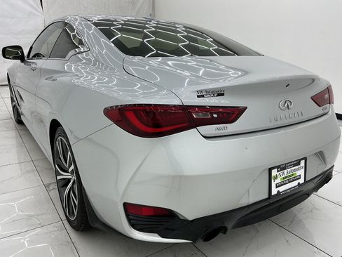 Used 2017 INFINITI Q60 3.0t w/ Premium Plus Package 3.0T AWD/4WD image 9