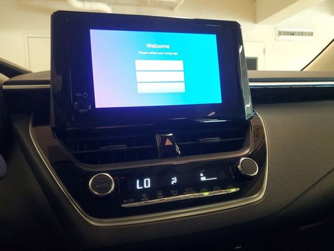 Used 2024 Toyota Corolla LE image 24