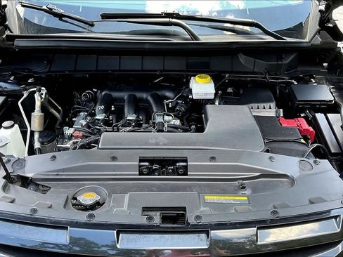 Used 2025 Nissan Pathfinder SL FWD image 33