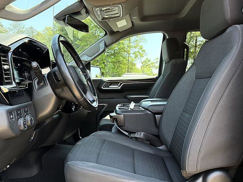 Used 2023 Chevrolet Silverado 1500 LT AWD/4WD image 8