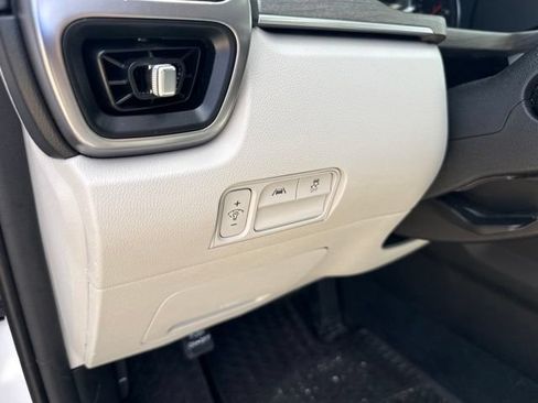 Used 2023 Kia Sorento S w/ Panoramic Sunroof Package AWD/4WD image 19