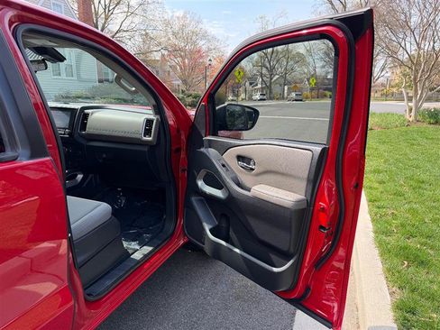 Used 2022 Nissan Frontier SV RWD image 15