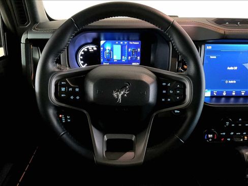 Used 2024 Ford Bronco Badlands image 18