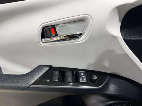 Used 2020 Toyota Prius Prime XLE FWD image 8