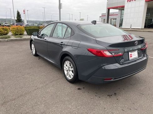 Used 2025 Toyota Camry LE AWD/4WD image 9