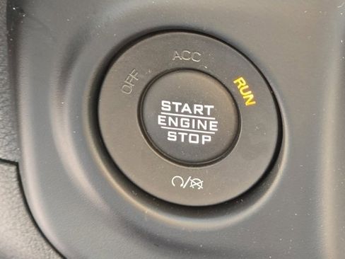 Used 2020 Jeep Gladiator Mojave w/ Cold Weather Group image 14