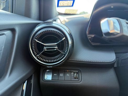 Used 2026 Chevrolet Equinox LT AWD/4WD image 13