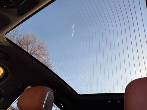 Used 2023 BMW 760i xDrive image 30