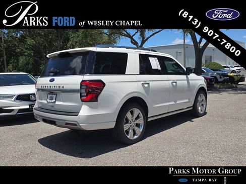Certified 2023 Ford Expedition Platinum AWD/4WD image 4