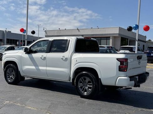 Certified 2025 Nissan Frontier SV w/ Tow Package RWD image 4