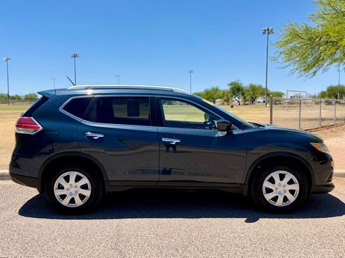 Used 2016 Nissan Rogue S w/ Appearance Package FWD image 6