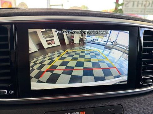 Used 2022 Kia Sportage SX FWD image 19