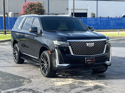 Used 2021 Cadillac Escalade Premium Luxury AWD/4WD image 3