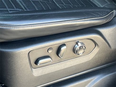 Used 2022 Cadillac Escalade Premium Luxury Platinum image 30