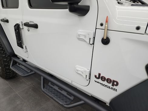 Used 2020 Jeep Wrangler Unlimited Rubicon w/ LED Lighting Group AWD/4WD image 26