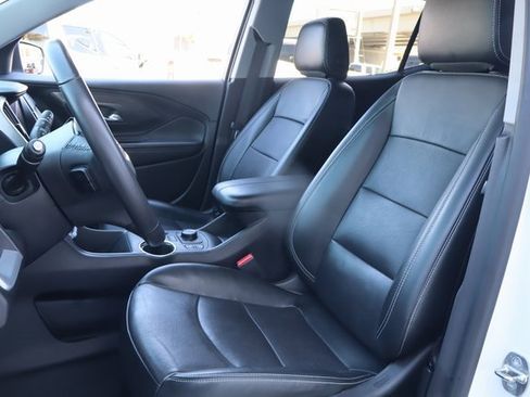 Certified 2022 GMC Terrain SLT w/ Infotainment Package II image 11