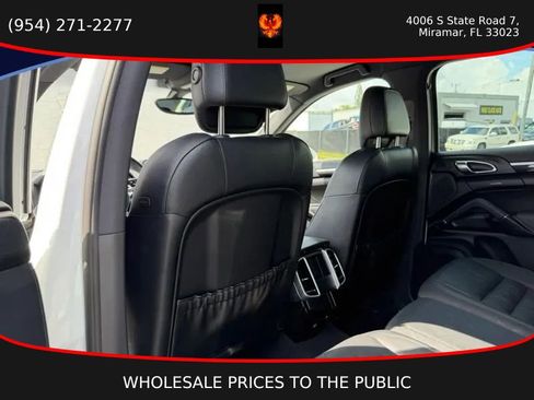Used 2016 Porsche Cayenne AWD/4WD image 13