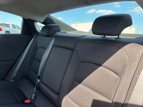 Used 2023 Chevrolet Malibu LT FWD image 31