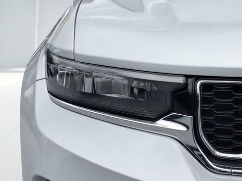 Used 2022 Jeep Grand Cherokee Limited AWD/4WD image 9
