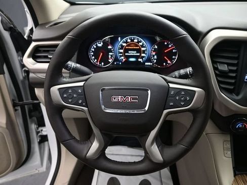 Used 2019 GMC Acadia Denali w/ Technology Package FWD image 15