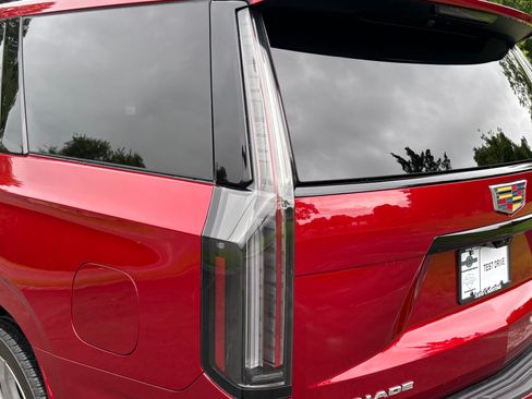 Used 2025 Cadillac Escalade Sport Platinum w/ LPO, Floor Liner Package AWD/4WD image 10