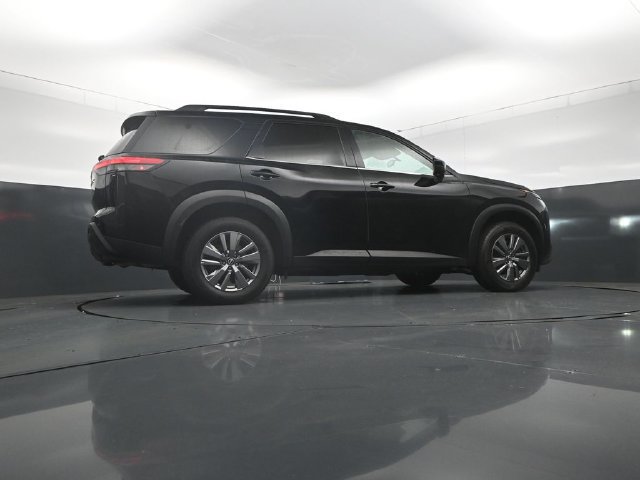 Certified 2025 Nissan Pathfinder SV FWD image 37