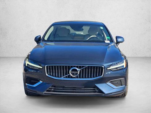 Used 2022 Volvo S60 T8 Inscription w/ Advanced Package image 2