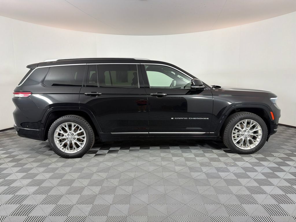 Used 2021 Jeep Grand Cherokee L Summit w/ Luxury Tech Group V AWD/4WD image 2