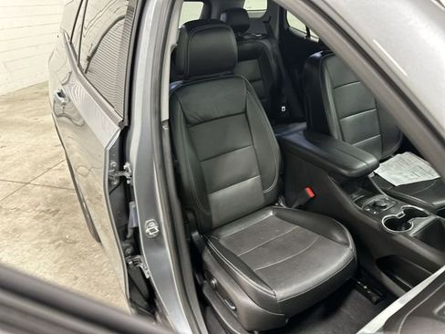 Used 2023 GMC Terrain SLT AWD/4WD image 28