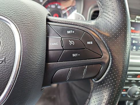 Used 2019 Dodge Charger SXT w/ Blacktop Package image 12