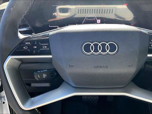 Used 2025 Audi Q5 Premium w/ Convenience Package AWD/4WD image 11