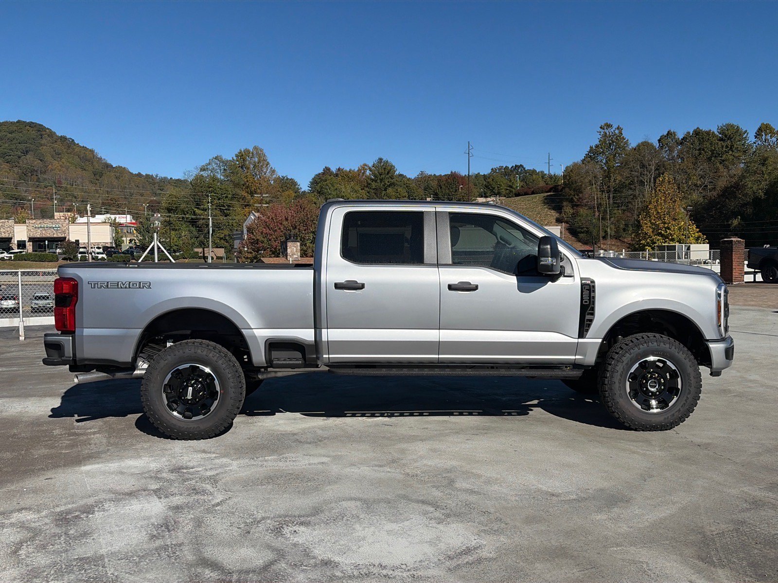 New 2027 Ford F250 XL w/ Tremor Off-Road Package AWD/4WD image 2