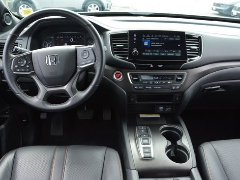 Used 2023 Honda Pilot TrailSport image 12