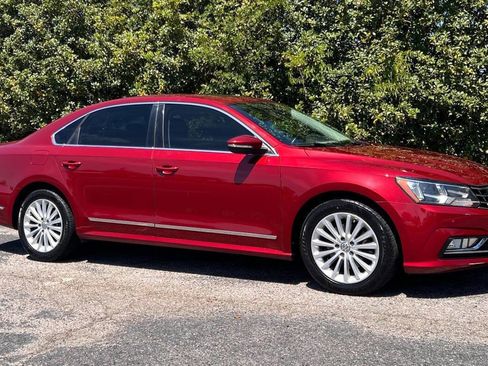 Used 2016 Volkswagen Passat 1.8T SE FWD image 10